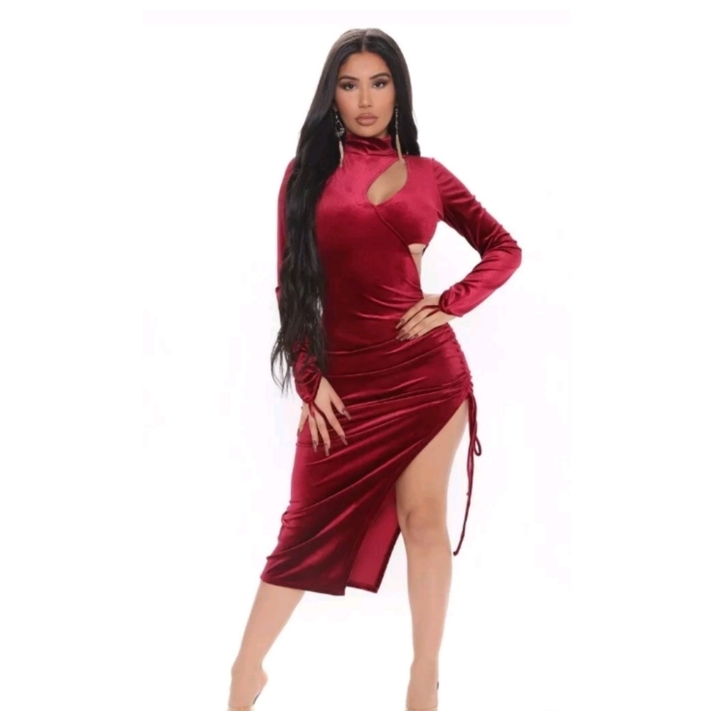 Fashion Nova velvet skies Midi Dresse Size Medium